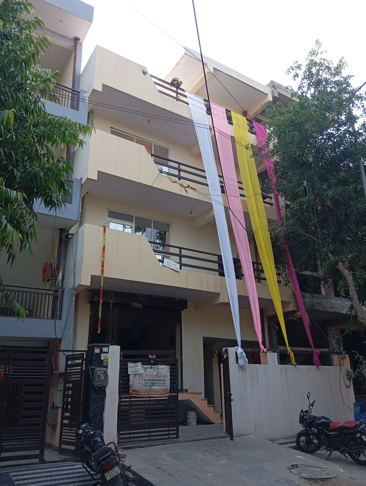 Office Space / Commercial Space Available for Rent in Sector 69 Noida | Nearby sector 63,65,66,68 | Call 75999-67999